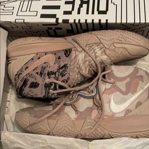 nike kybrid fossil/stone